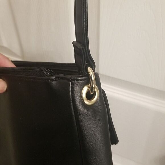Liz Claiborne Crossbody Purse.  C1 - Picture 6 of 7